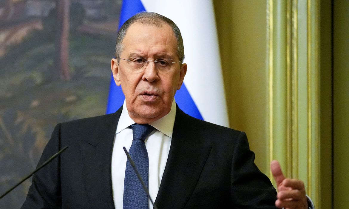 Para Serguei Lavrov, Ocidente está interessado em ver Rússia derrotada