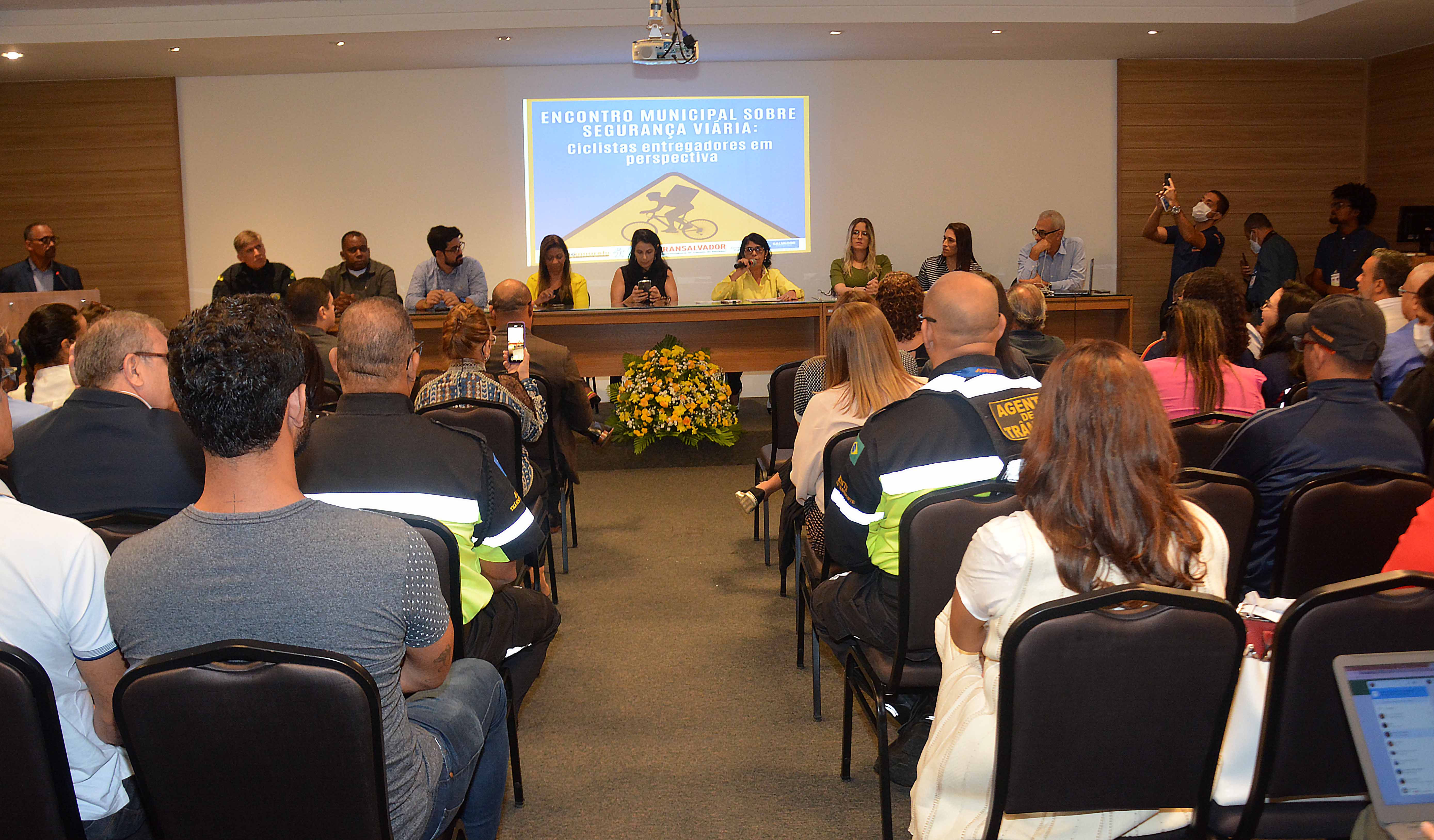 Na ocasião, foram debatidas ações que visam melhorar a segurança viária para este público Na ocasião, foram debatidas ações que visam melhorar a segurança viária para este público