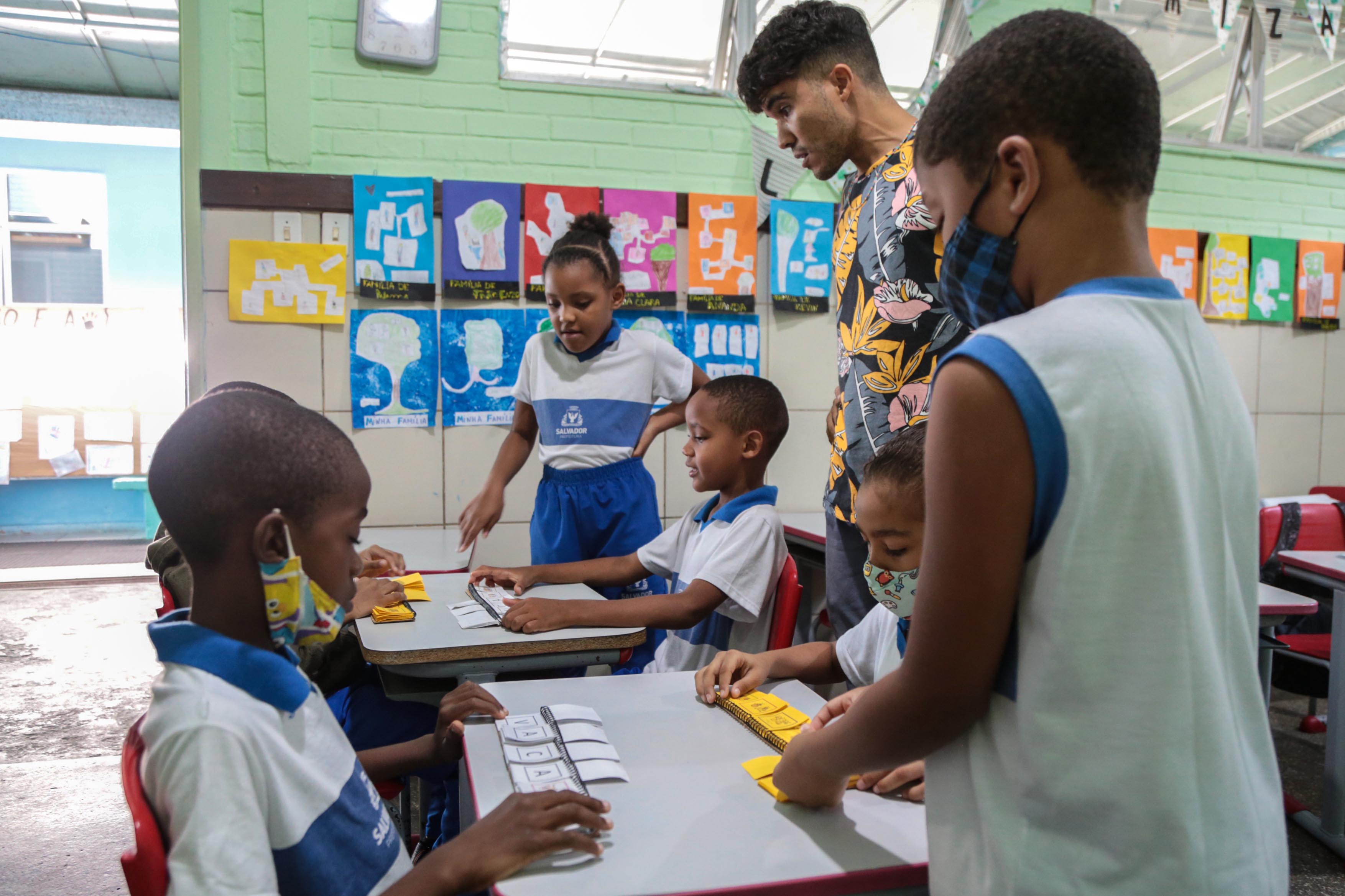 Alunos da rede municipal de ensino de Salvador Alunos da rede municipal de ensino de Salvador