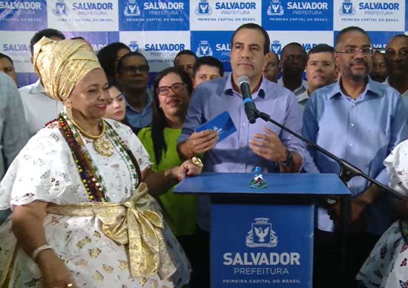 Bruno Reis durante inauguração do novo Memorial das Baianas, nesta terça-feira (17)