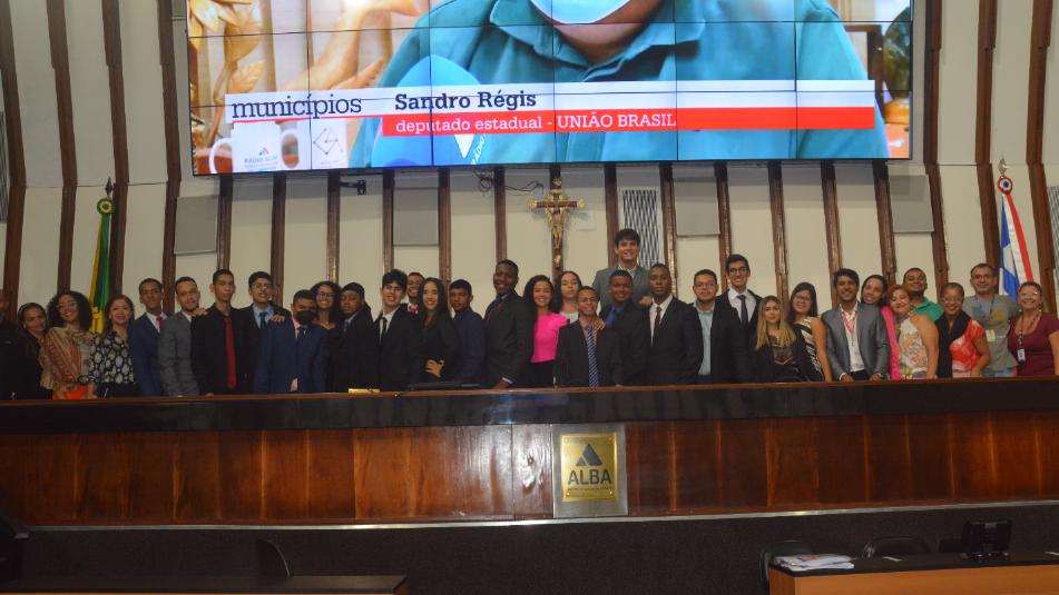 Estudantes participam do Projeto Deputado Jovem Baiano na Assembleia Legislativa da Bahia Estudantes participam do Projeto Deputado Jovem Baiano na Assembleia Legislativa da Bahia