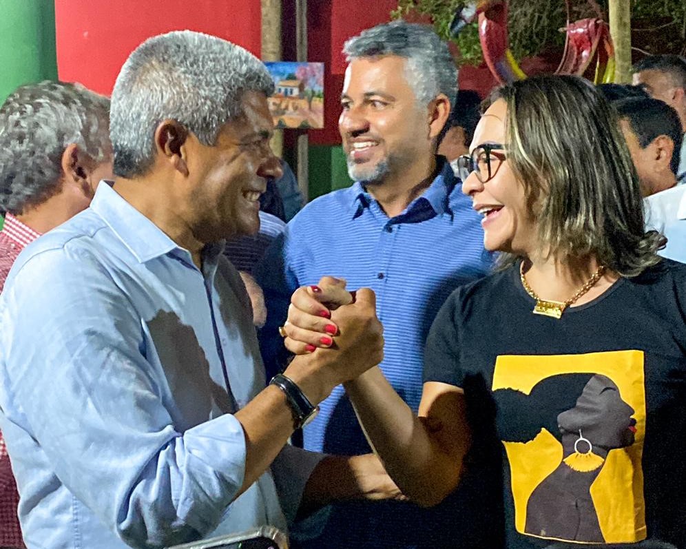 Jerônimo Rodrigues (PT), pré-candidato ao governo, e Ivoneide Caetano, ex-candidata a prefeita de Camaçari, estarão na discussão de propostas para a RMS
