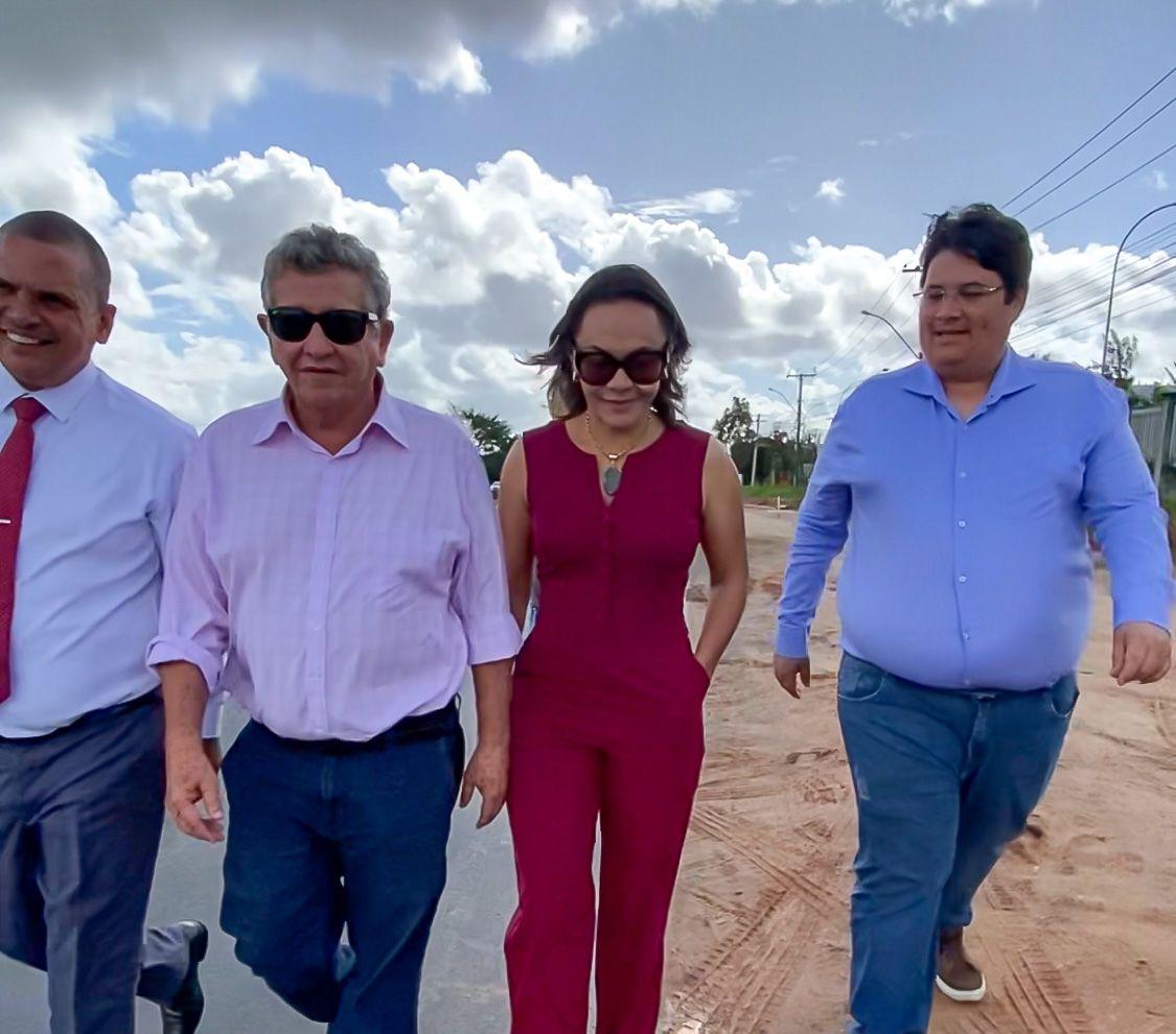 Luiz Caetano e Ivoneide Caetano visitam obra de duplicação de Estrada da Cetrel, em Camaçari