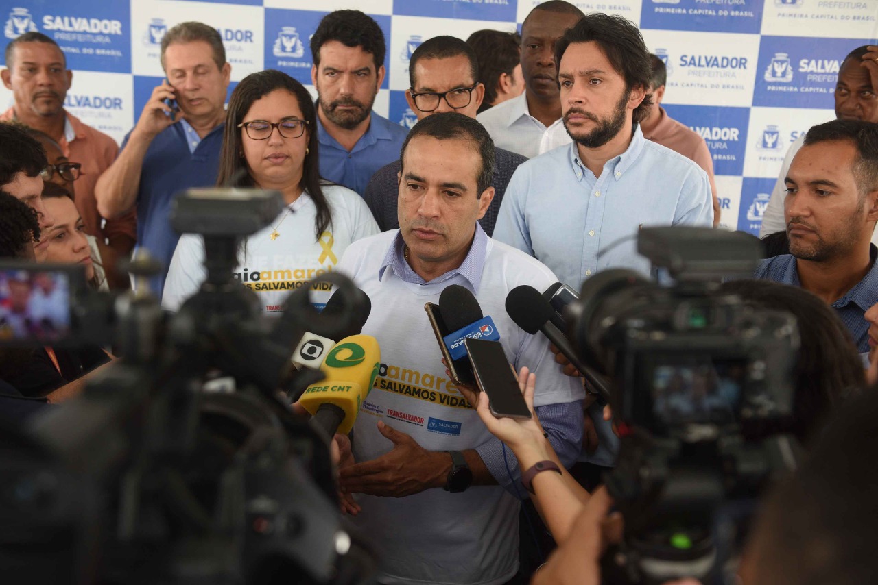 Prefeito diz que transporte público vive situação grave e faz apelo ao governo do estado por isenção do ICMS para o setor Prefeito diz que transporte público vive situação grave e faz apelo ao governo do estado por isenção do ICMS para o setor