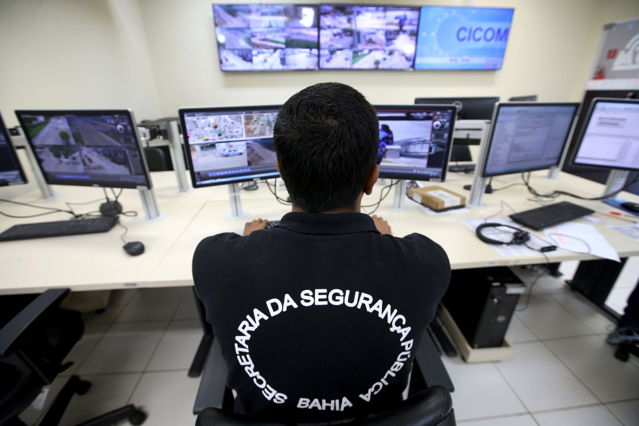 Até o final deste ano, as câmeras inteligentes de videomonitoramento funcionarão nas cidades de Barreiras, Bom Jesus da Lapa, Santa Maria da Vitória e Ibotirama, representando um investimento de R$ 665 milhões