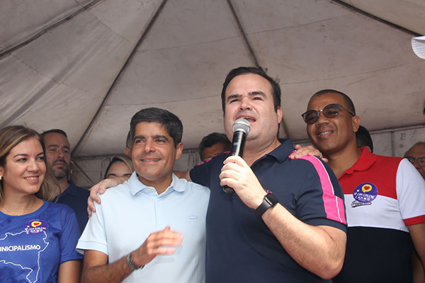 ACM Neto e Cacá Leão