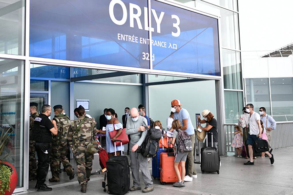 Área de embarque do aeroporto de Orly, na França Área de embarque do aeroporto de Orly, na França