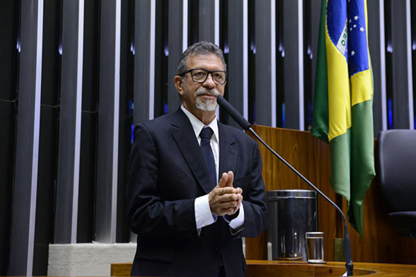 O deputado federal Afonso Florence (PT)