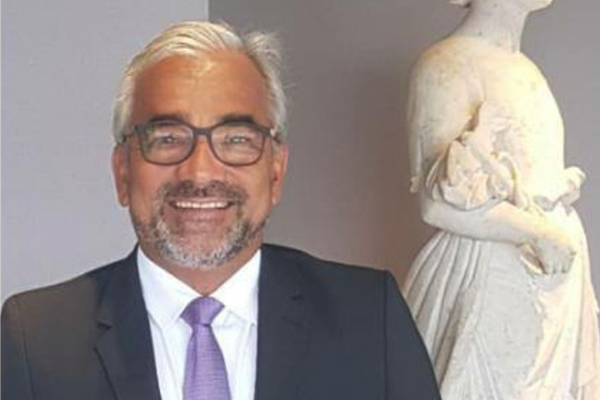 O presidente do SEAC-BA, Auro Pisani