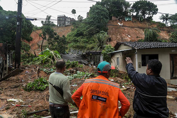 Deslizamento de terra em Recife Deslizamento de terra em Recife