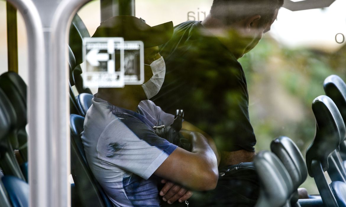 Mais de 415 milhões de doses de vacinas foram aplicadas no país