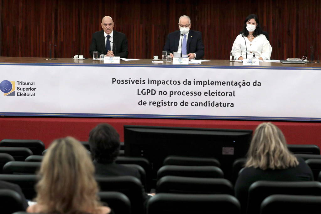 Ministros e participantes de audiência pública no TSE, em Brasília Ministros e participantes de audiência pública no TSE, em Brasília
