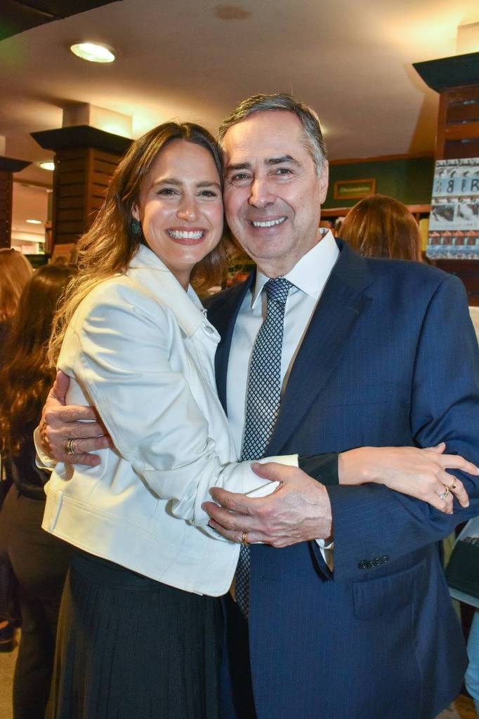 Filha de Barroso lança livro sobre liberdade de expressão, democracia e regulação das redes Filha de Barroso lança livro sobre liberdade de expressão, democracia e regulação das redes