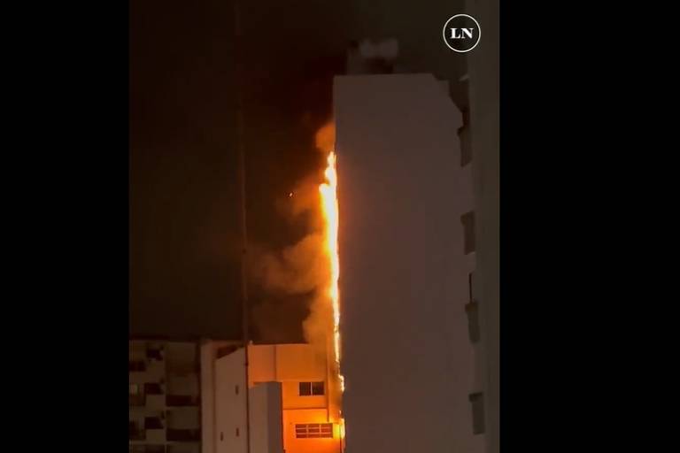 Incêndio em prédio residencial de Buenos Aires deixa ao menos 5 mortos Incêndio em prédio residencial de Buenos Aires deixa ao menos 5 mortos