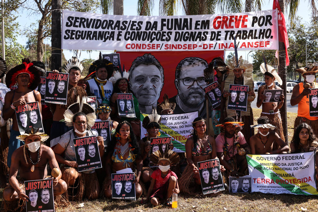 Ato de servidores da Funai em greve nesta quinta (23) em Brasília, pedindo justiça pelos assassinatos de Bruno Pereira e Dom Phillips