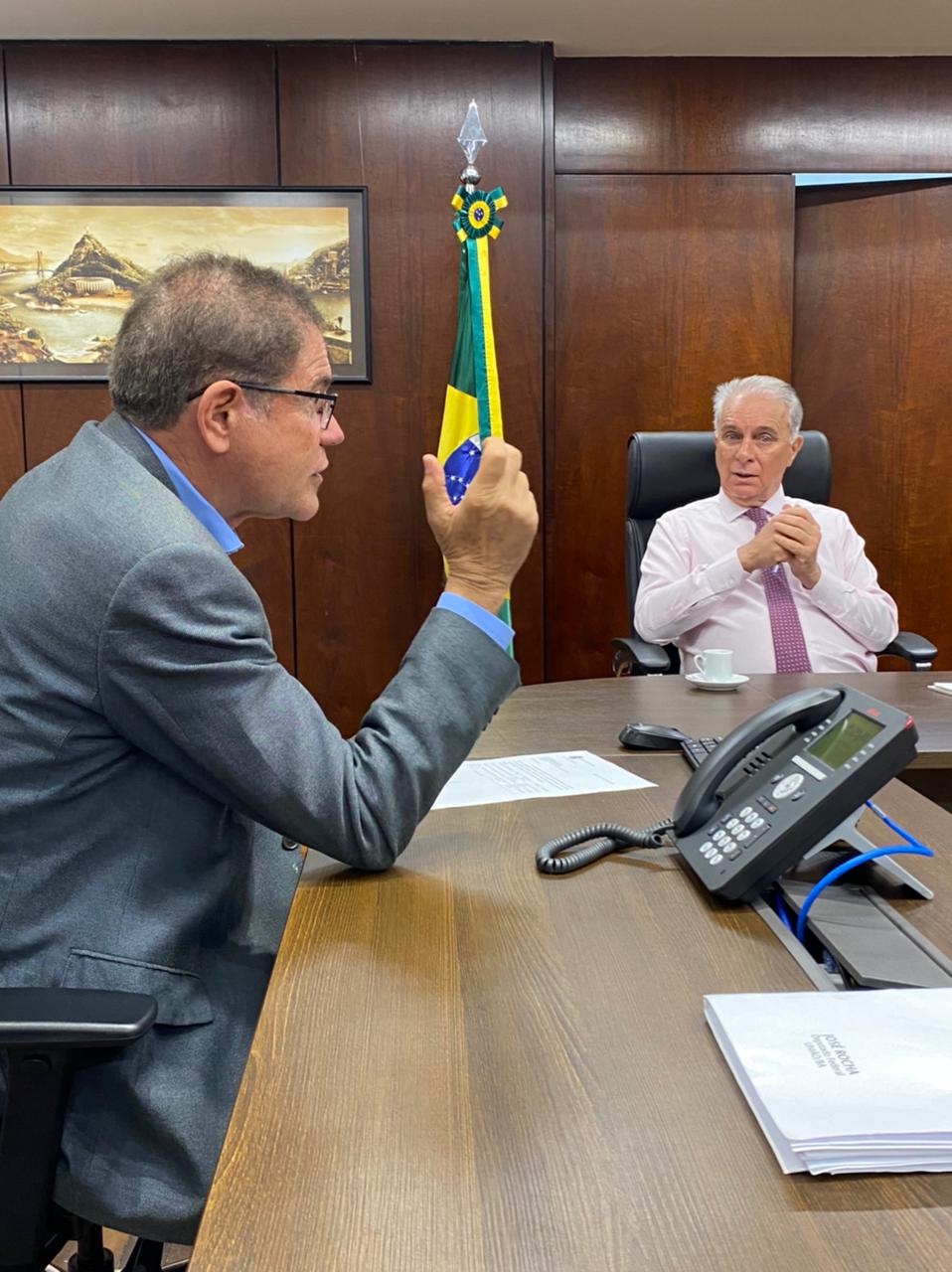 Deputado federal José Rocha (União Brasil) e o ministro da Agricultura, Marcos Montes