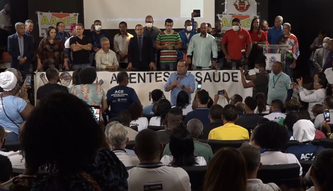 Geraldo Júnior discursa durante audiência pública dos Agentes de Endemia de Salvador no Centro de Cultura da CMS Geraldo Júnior discursa durante audiência pública dos Agentes de Endemia de Salvador no Centro de Cultura da CMS