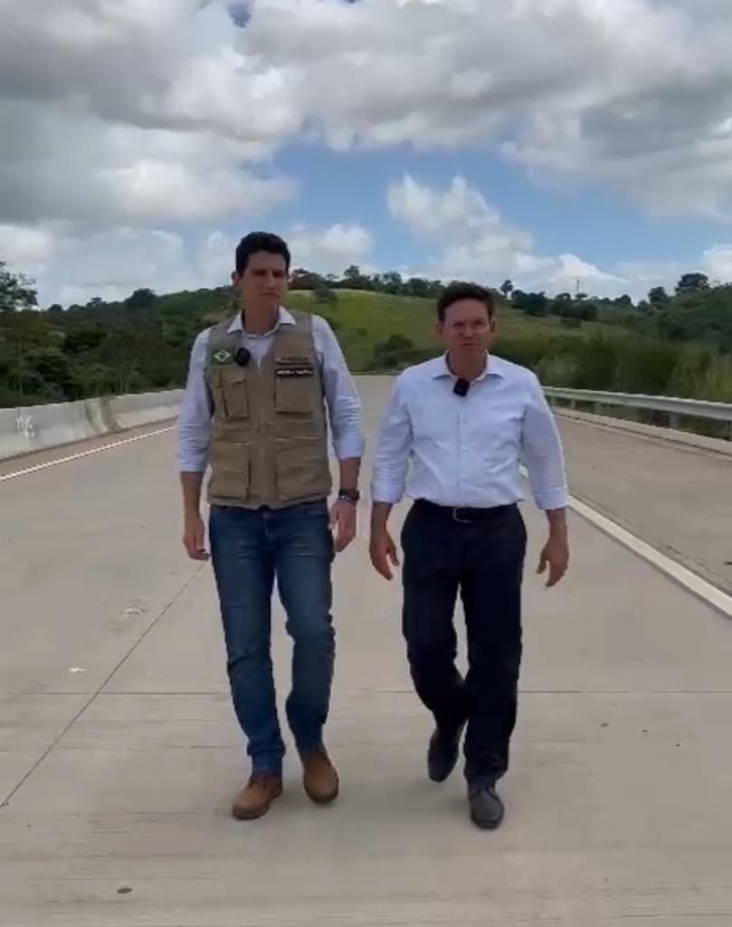 João Roma (PL), pré-candidato a governador da Bahia, e o ministro da Infraestrutura, Marcelo Sampaio