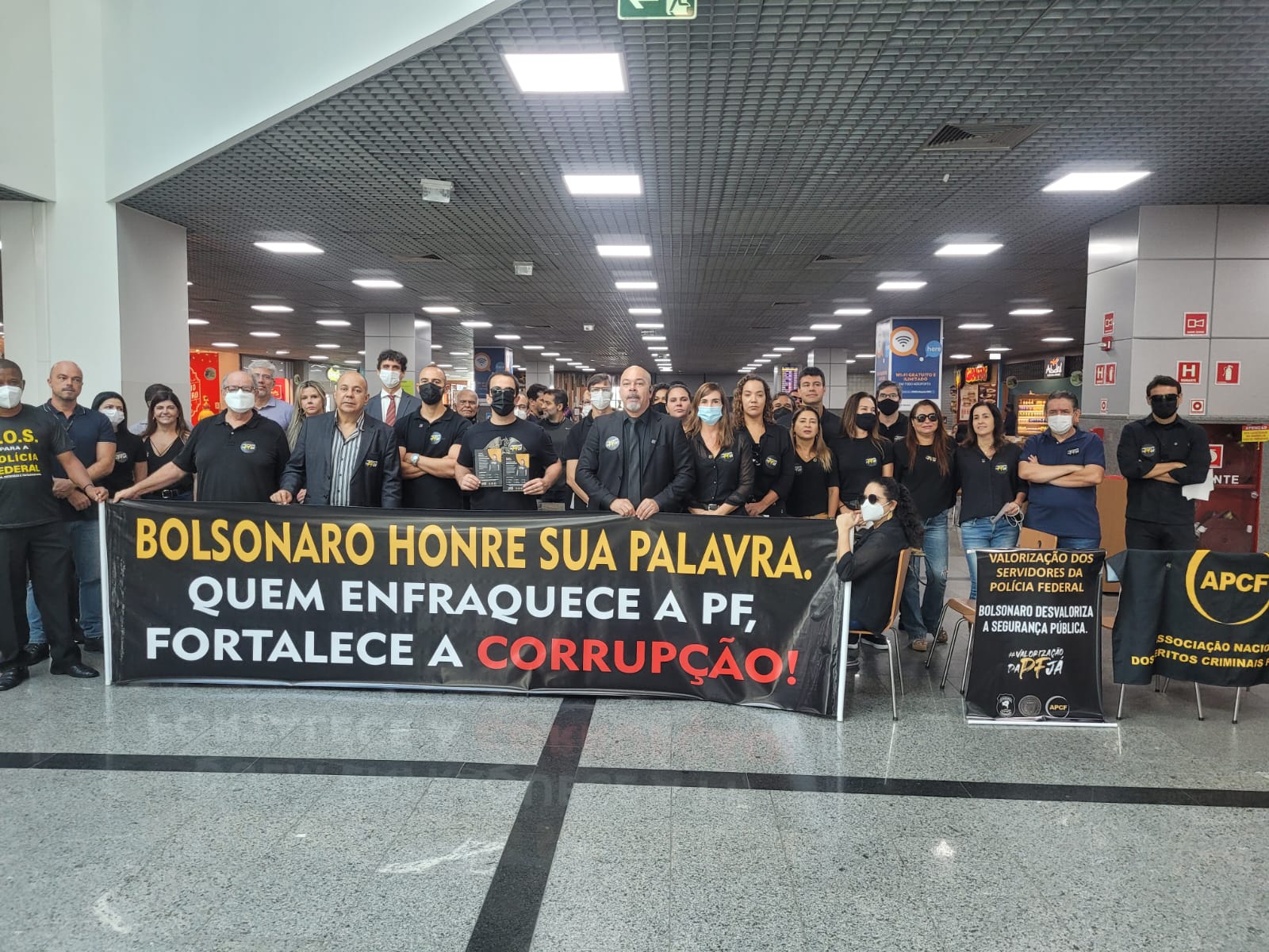 Os trabalhadores da PF vêm realizando diversos protestos nacionais cobrando a reestruturação das carreiras das corporações, prometida por Bolsonaro em dezembro do ano passado