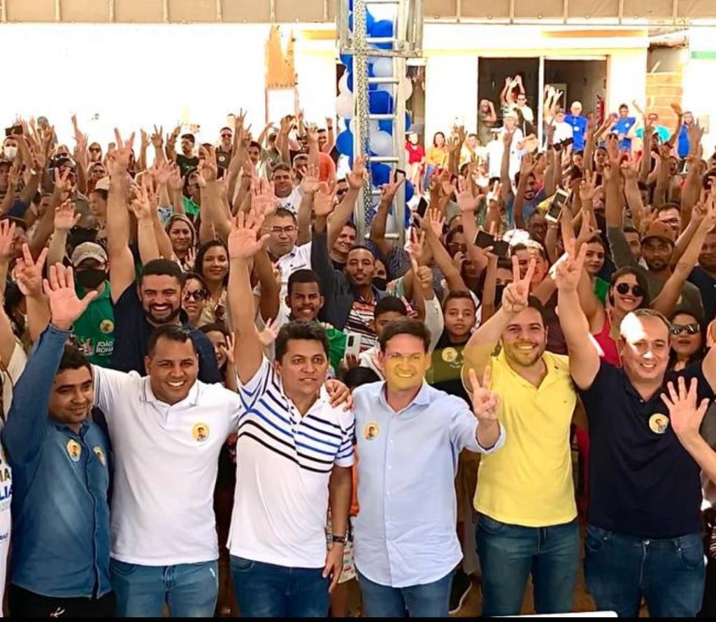Roma foi ao município participar da entrega de equipamentos feita pelo Governo Federal Roma foi ao município participar da entrega de equipamentos feita pelo Governo Federal