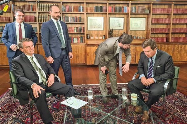 Gravação de entrevista do presidente Jair Bolsonaro com o apresentador Tucker Carlson