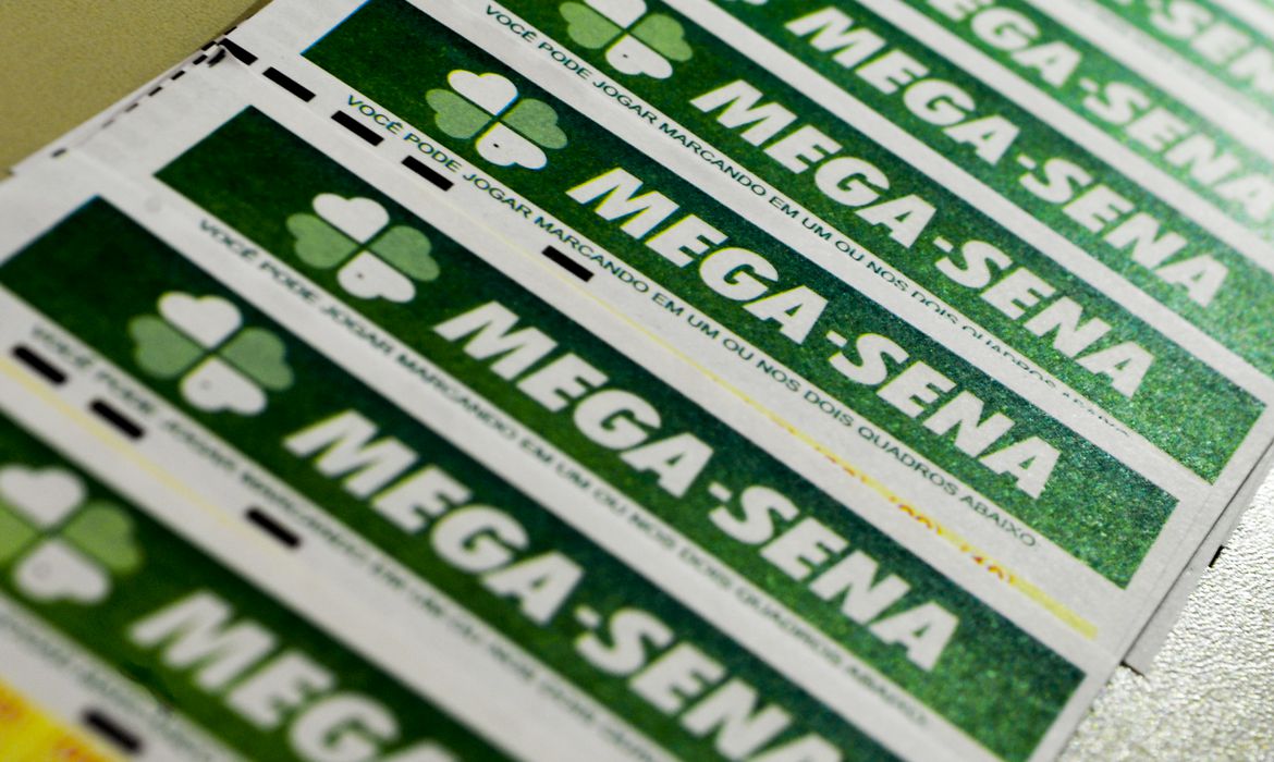 Mega-Sena sorteia nesta quarta-feira prêmio estimado em R$ 14 milhões Mega-Sena sorteia nesta quarta-feira prêmio estimado em R$ 14 milhões