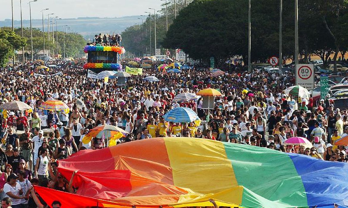 Pesquisadores falam sobre o tema No Dia do Orgulho LGBTI+