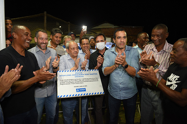 Inauguração da praça Adjaildes Cerqueira dos Santos