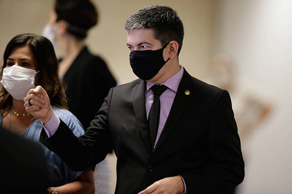 O líder da oposição no Senado, Randolfe Rodrigues (Rede-AP)
