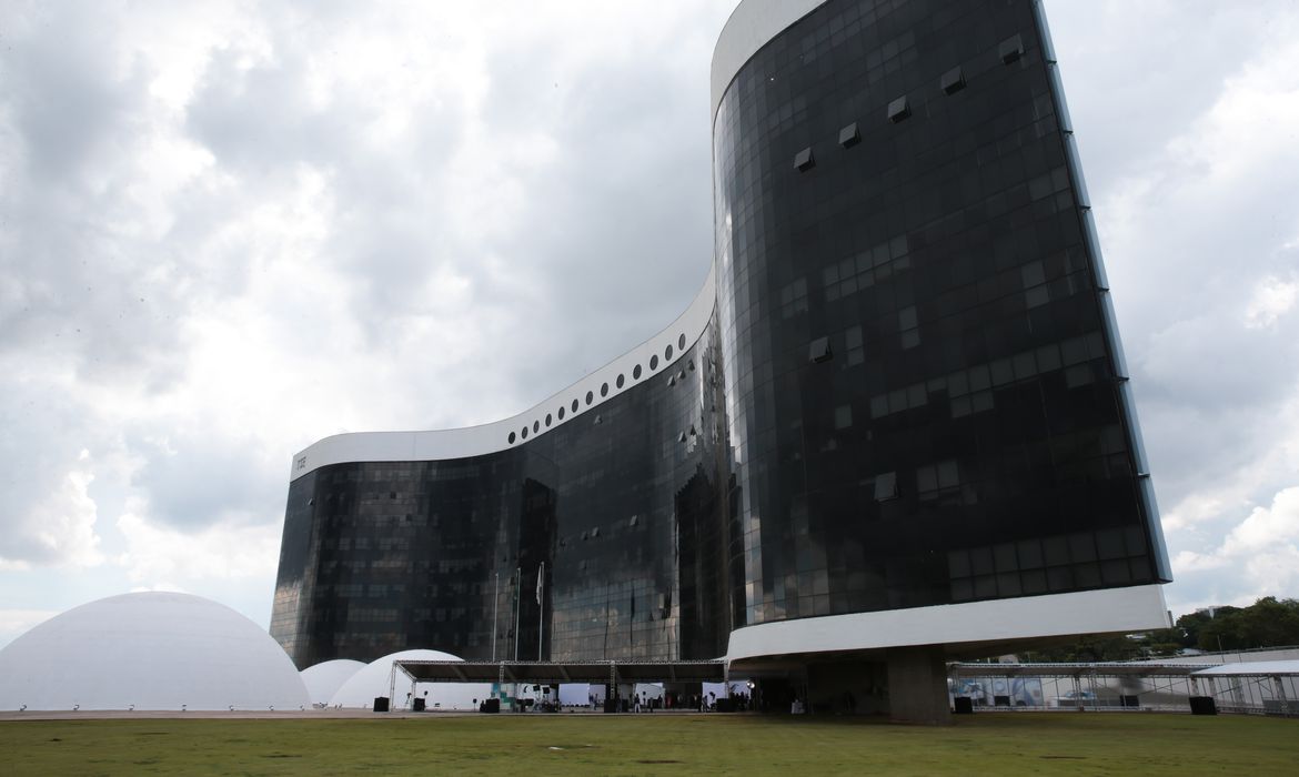 Consulta poderá evitar indeferimento de candidaturas para as eleições Consulta poderá evitar indeferimento de candidaturas para as eleições