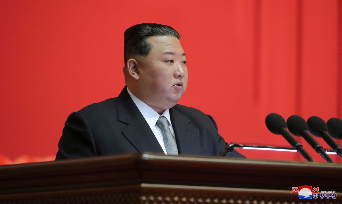 Líder norte-coreano Kim Jong Un afirmou que o país não tem intenção de se reconciliar ou se reunificar com a Coreia do Sul