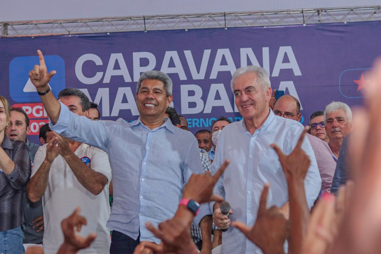 Jerônimo Rodrigues (PT) e Otto Alencar durante ato de pré-campanha em Santo Estêvão