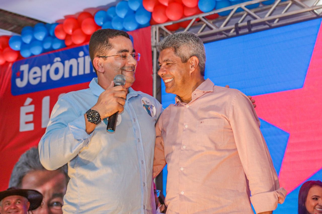 O prefeito de Ribeira do Pombal, Eriksson Silva (PSD), e o pré-candidato do PT a governador da Bahia, Jerônimo Rodrigues O prefeito de Ribeira do Pombal, Eriksson Silva (PSD), e o pré-candidato do PT a governador da Bahia, Jerônimo Rodrigues