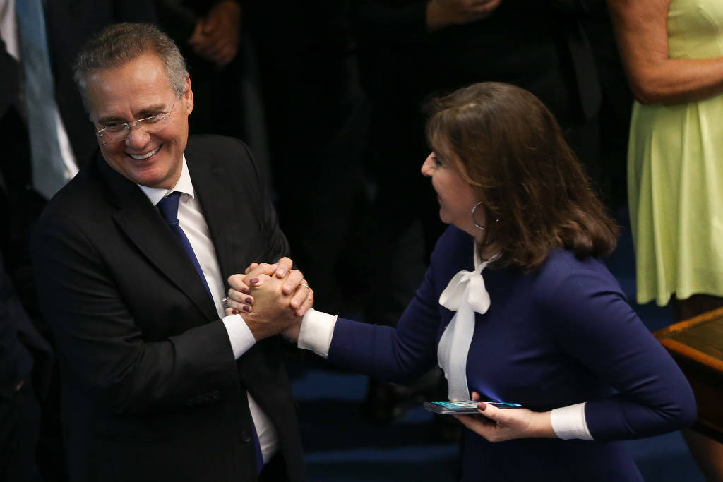 Os senadores Simone Tebet (MDB-MS) e Renan Calheiros (MDB-AL) em cerimônia de posse do de 54 novos senadores, no Senado Federal, em Brasília (DF) Os senadores Simone Tebet (MDB-MS) e Renan Calheiros (MDB-AL) em cerimônia de posse do de 54 novos senadores, no Senado Federal, em Brasília (DF)