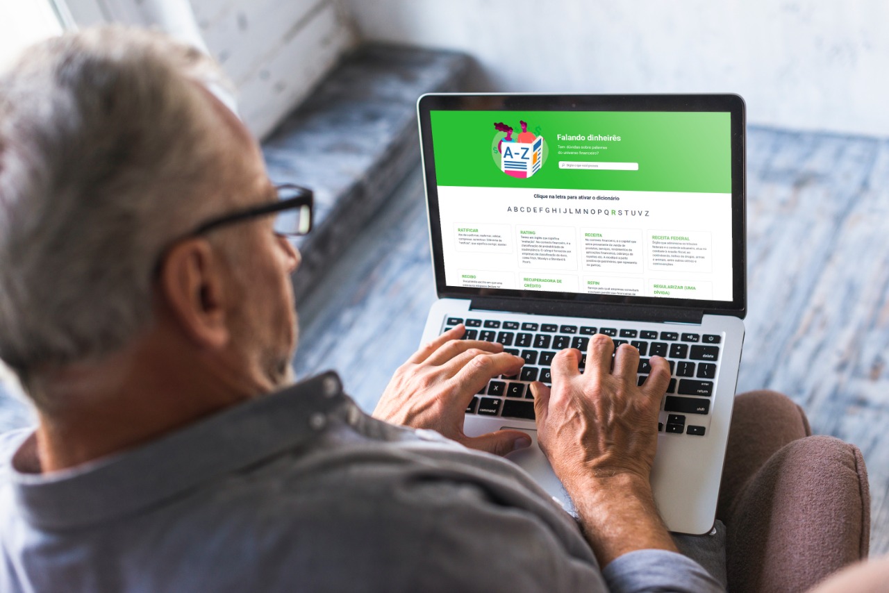 Serasa disponibiliza dicionário “Falando Dinheirês” para incentivar educação financeira do brasileiro Serasa disponibiliza dicionário “Falando Dinheirês” para incentivar educação financeira do brasileiro