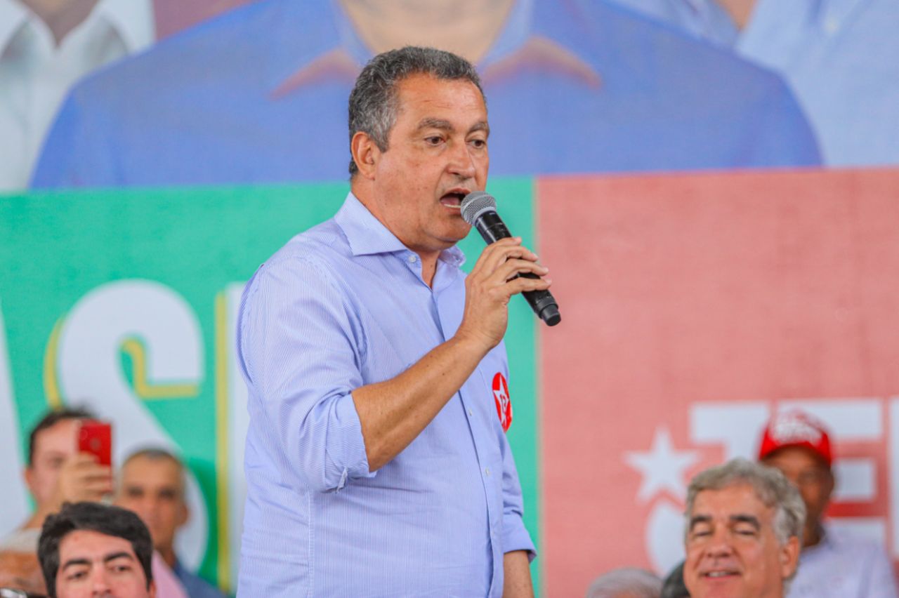 A fala do governador foi feita hoje em Capim Grosso durante o evento que reuniu 27 prefeitos e mais de 4 mil pessoas A fala do governador foi feita hoje em Capim Grosso durante o evento que reuniu 27 prefeitos e mais de 4 mil pessoas