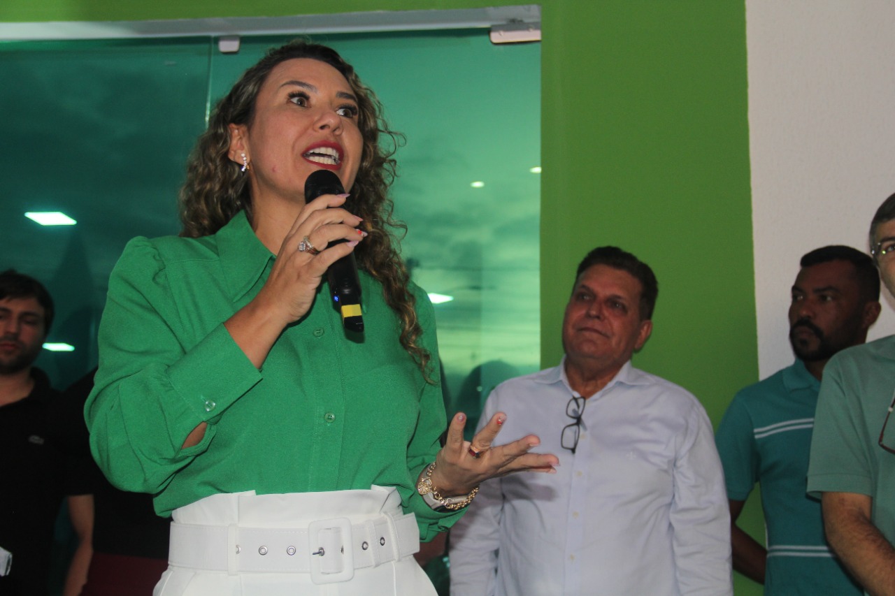 Prefeita Cordelia Torres inaugura moderno Centro de Especialidades em Saúde em Eunápolis