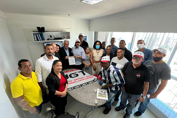 Senador Otto Alencar (PSD) com dirigentes da UGT-BA