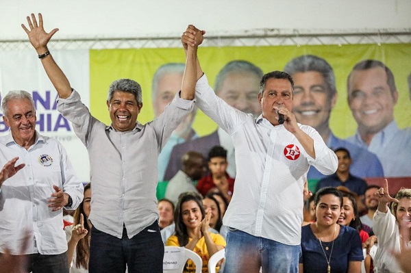 O governador Rui Costa com o pré-candidato ao governo Jerônimo Rodrigues O governador Rui Costa com o pré-candidato ao governo Jerônimo Rodrigues