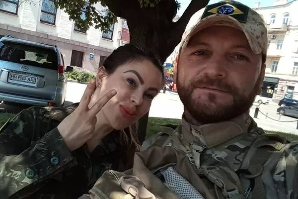 Os brasileiros Thalita do Valle e Douglas Búrigo morreram na Ucrânia 