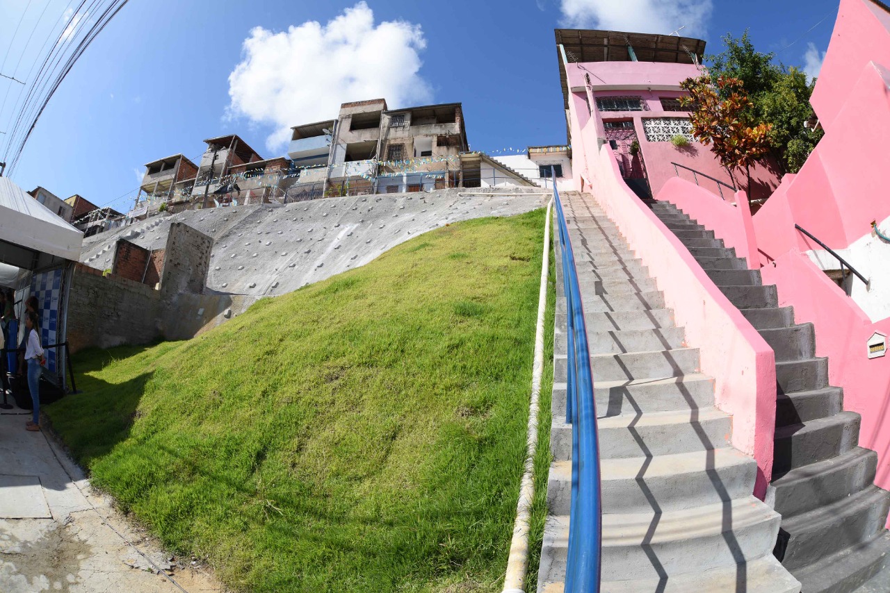 Prefeito Bruno Reis fez a entrega da obra de contenção de encosta na Ladeira do Cacau, em São Caetano