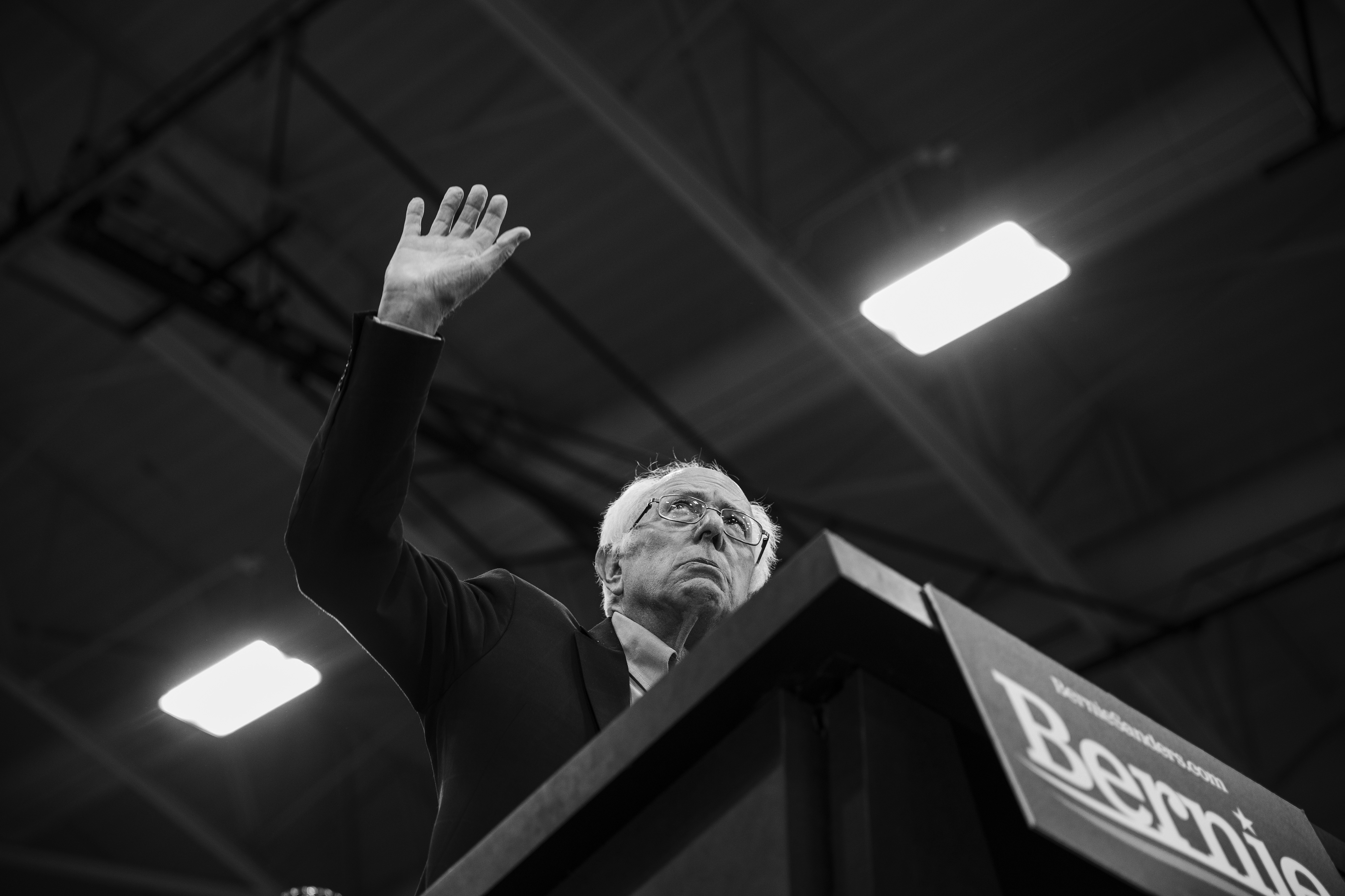  O senador progressista Bernie Sanders durante comício em uma escola em Detroit, Michigan