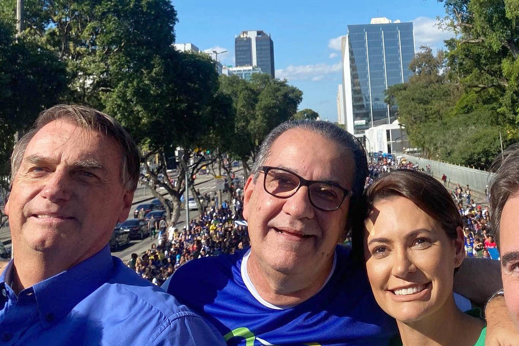 Silas Malafaia, Jair Bolsonaro e a primeira-dama Michelle Bolsonaro, neste sábado (13), no Rio de Janeiro