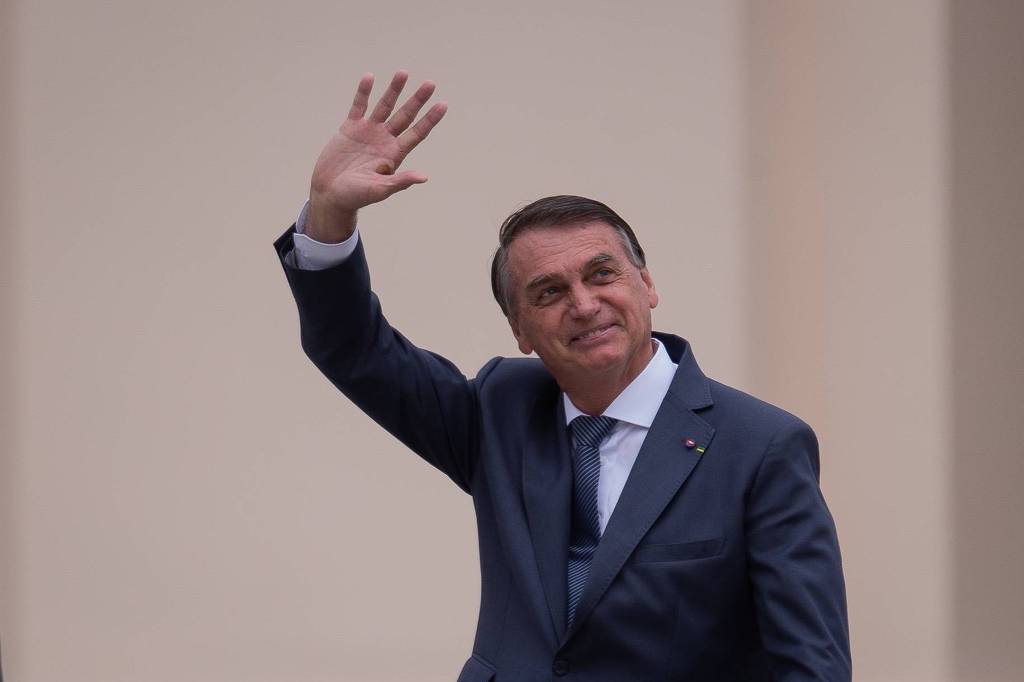 O presidente Jair Bolsonaro durante cerimônia de entrega do espadim aos cadetes da Academia Militar das Agulhas Negras (Aman), em Resende, interior do Rio de Janeiro