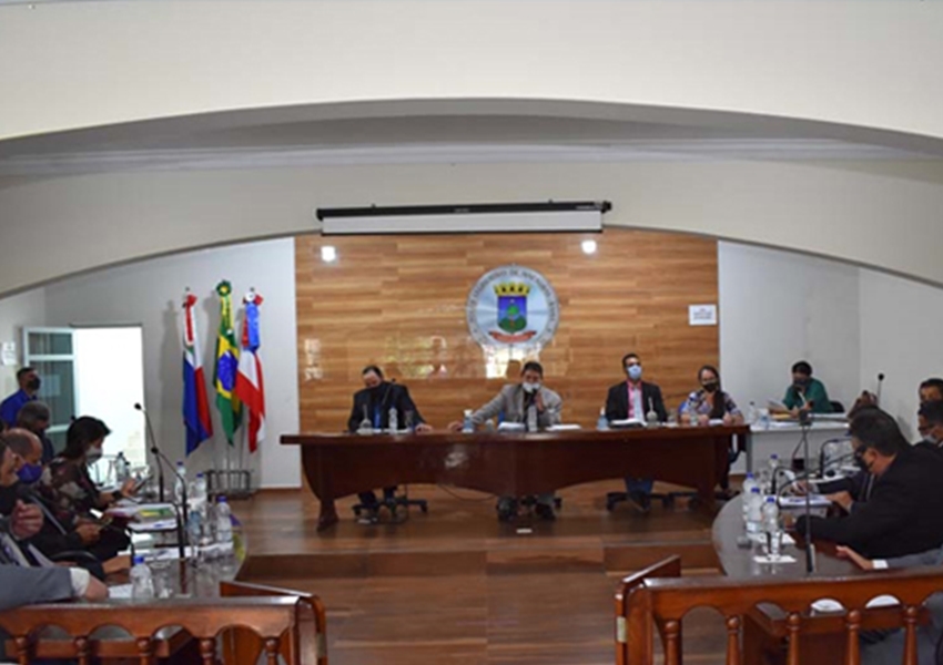 Os edis Ricardo Azevedo Longa, Rosenilto Defensor Santana, Marcelo Antônio Nogueira e Jurandi de Souza Amaral, todos do antigo DEM, são os atingidos pela punição de perda de mandato pelo partido Os edis Ricardo Azevedo Longa, Rosenilto Defensor Santana, Marcelo Antônio Nogueira e Jurandi de Souza Amaral, todos do antigo DEM, são os atingidos pela punição de perda de mandato pelo partido