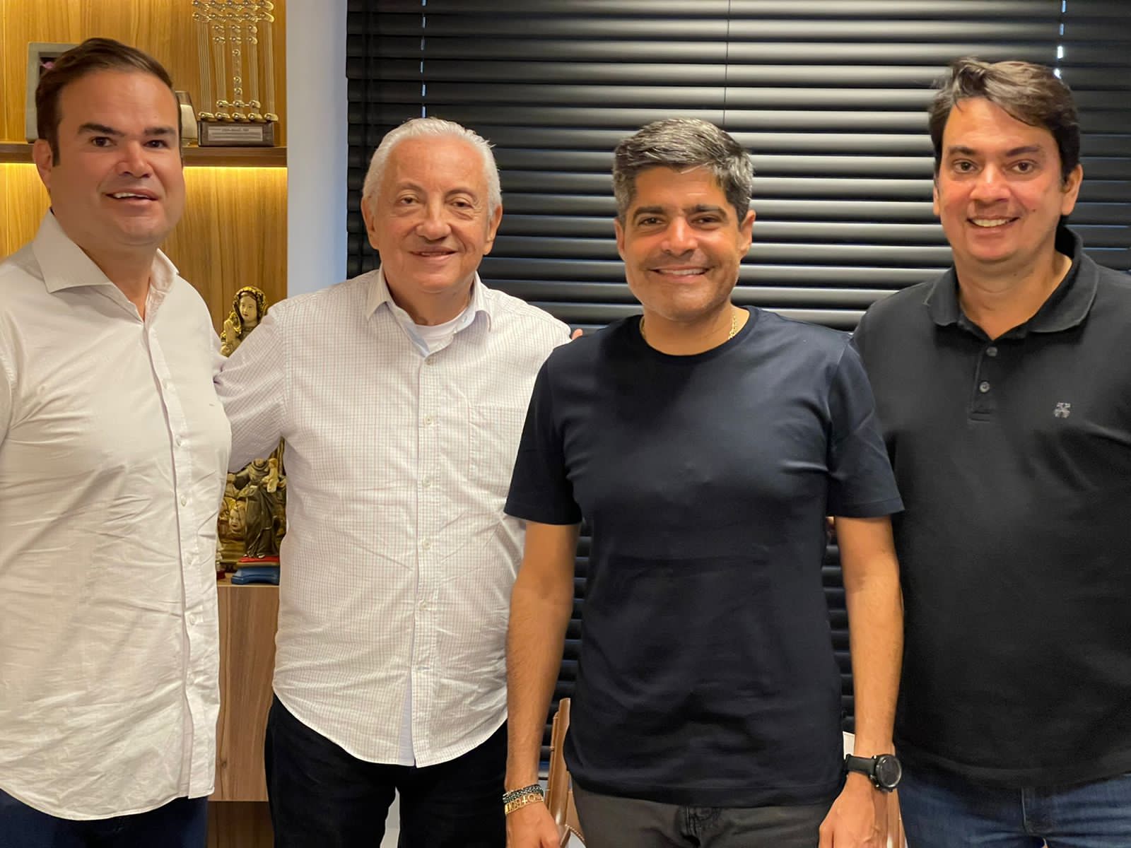 Heráclito Arandas lembrou fidelidade desde que o pré-candidato a governador era deputado Heráclito Arandas lembrou fidelidade desde que o pré-candidato a governador era deputado