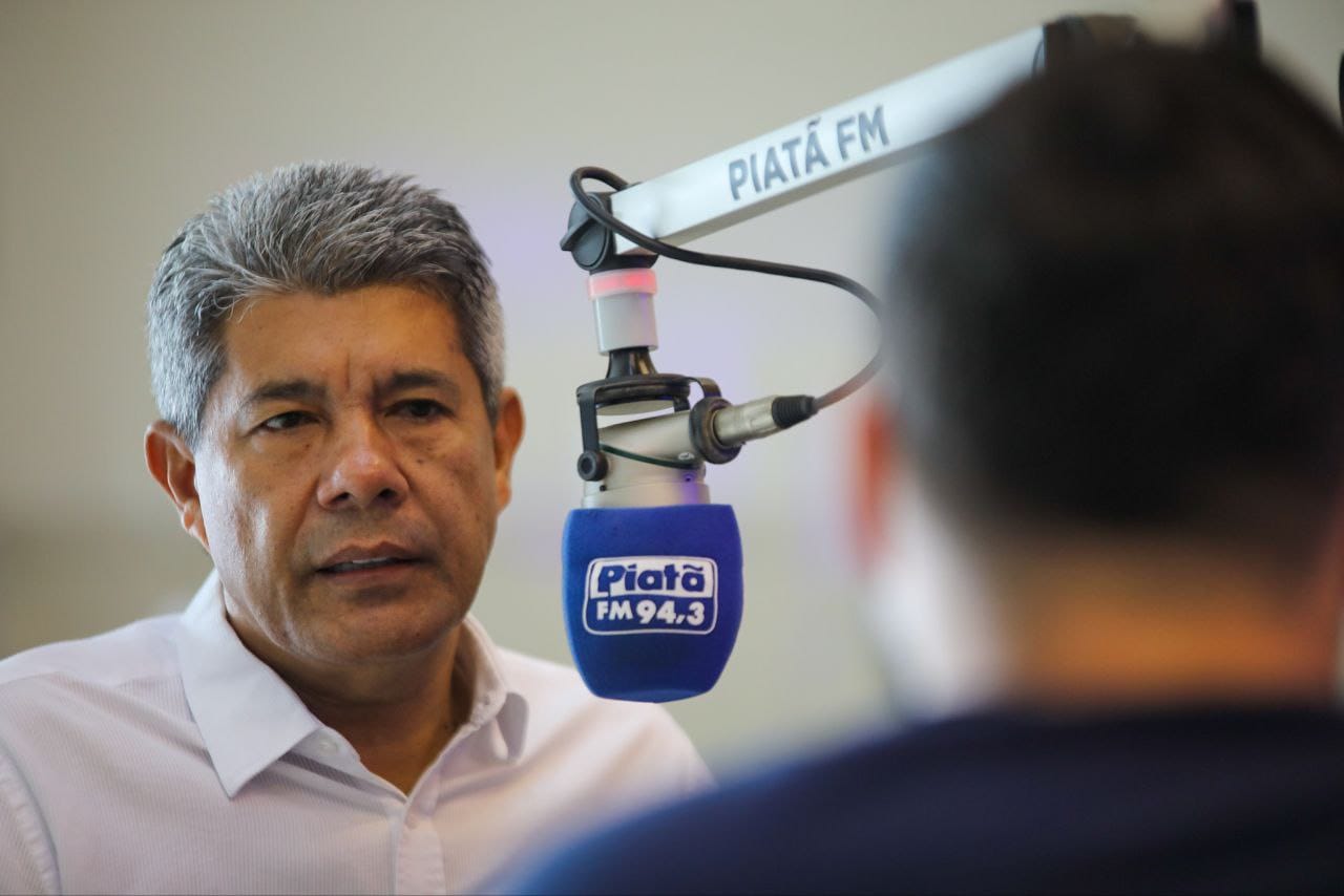 Jerônimo Rodrigues, candidato do PT a governador da Bahia, participou de entrevista na Rádio Nova Brasil FM Jerônimo Rodrigues, candidato do PT a governador da Bahia, participou de entrevista na Rádio Nova Brasil FM
