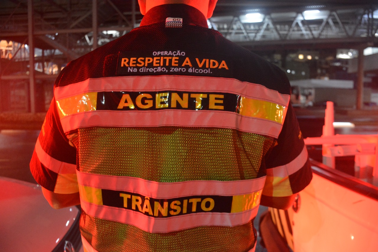 Agente de trânsito durante a Operação Respeite a Vida Agente de trânsito durante a Operação Respeite a Vida