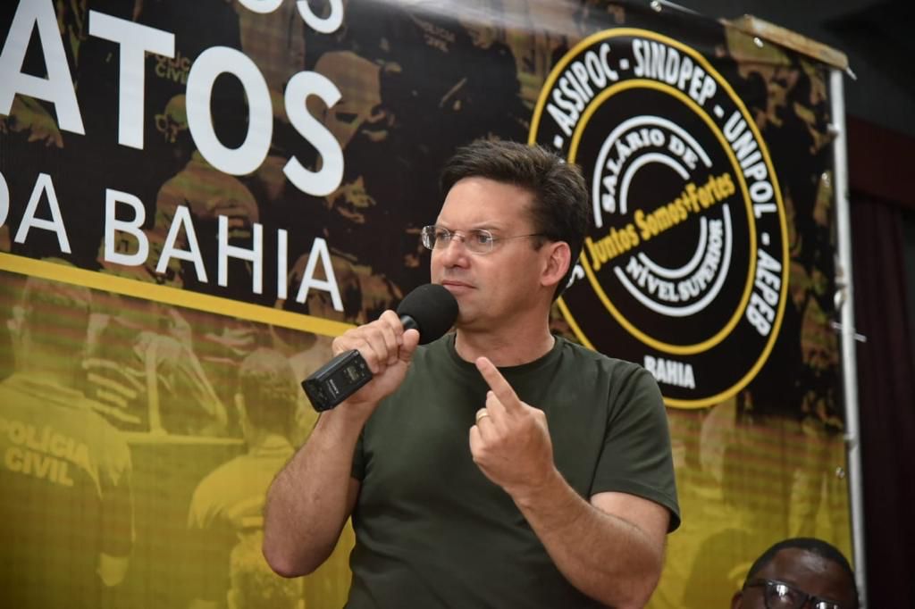 Segundo ele, os próprios servidores da Universidade Estadual da Bahia sentem na pele e reclamam da escassez de verba para o ensino superior no estado