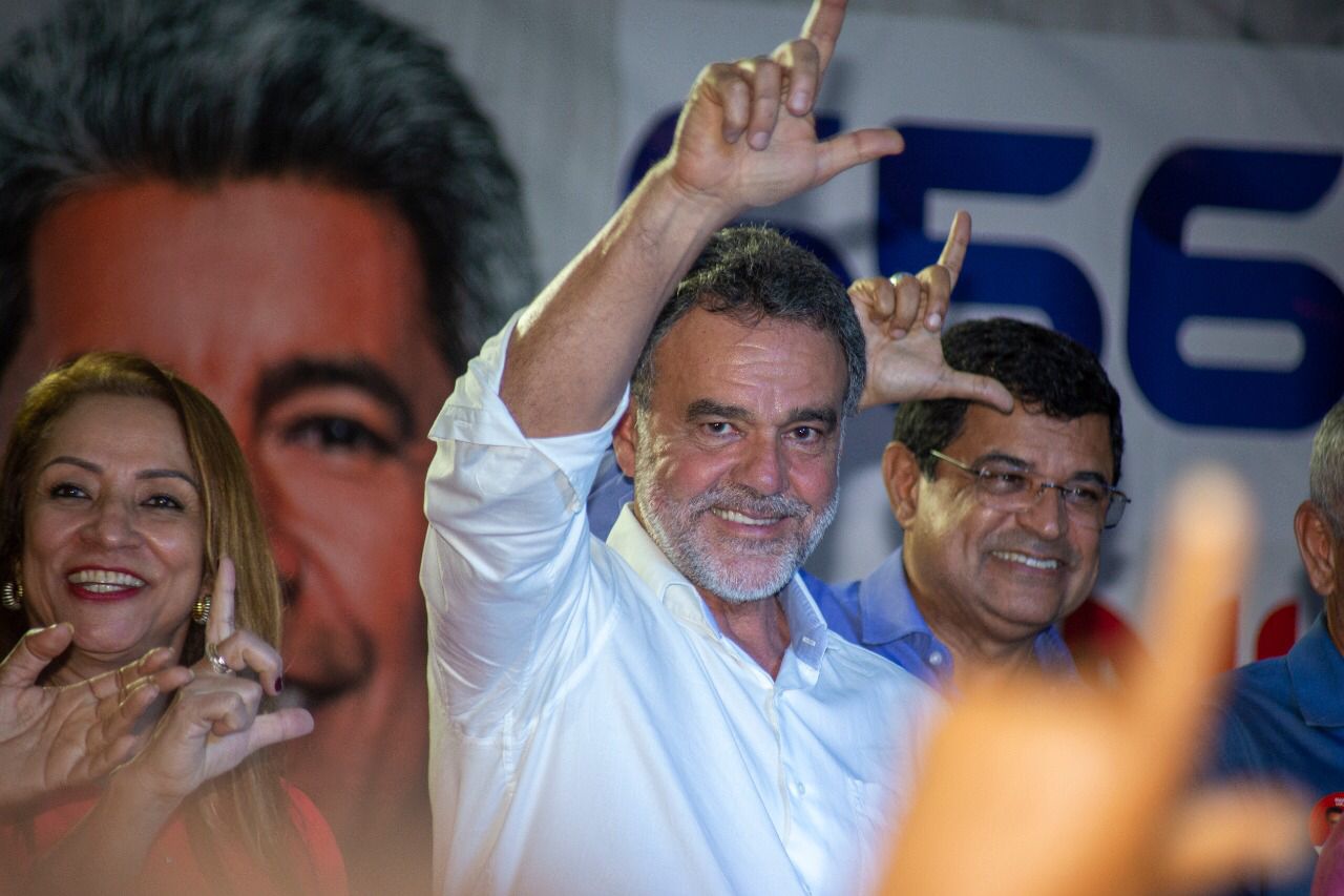 O deputado federal Daniel Almeida inaugurou o comitê de campanha em Salvador O deputado federal Daniel Almeida inaugurou o comitê de campanha em Salvador